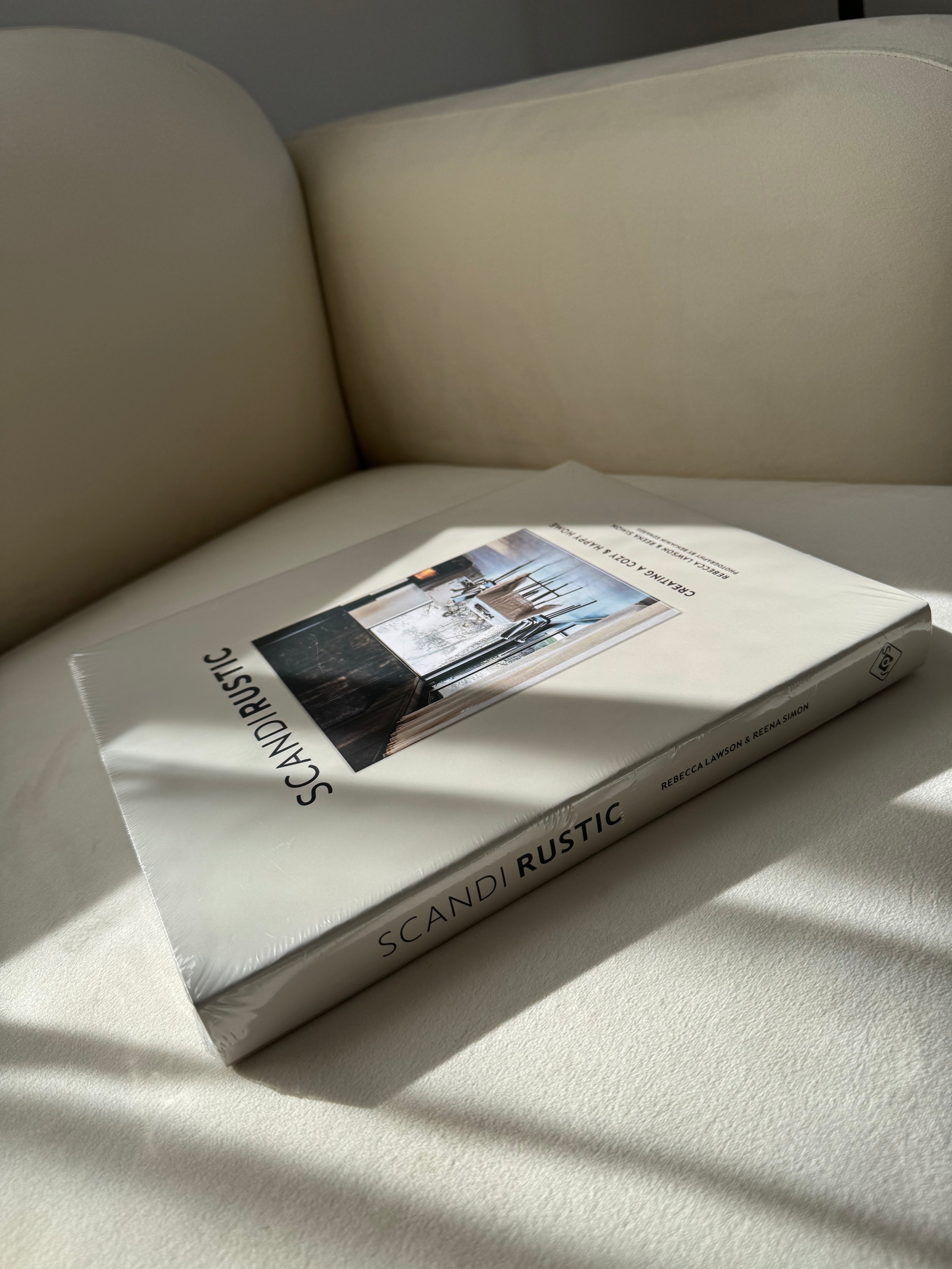 “Scandi Rustic” Creating a Cozy & Happy Home Decorative Book
