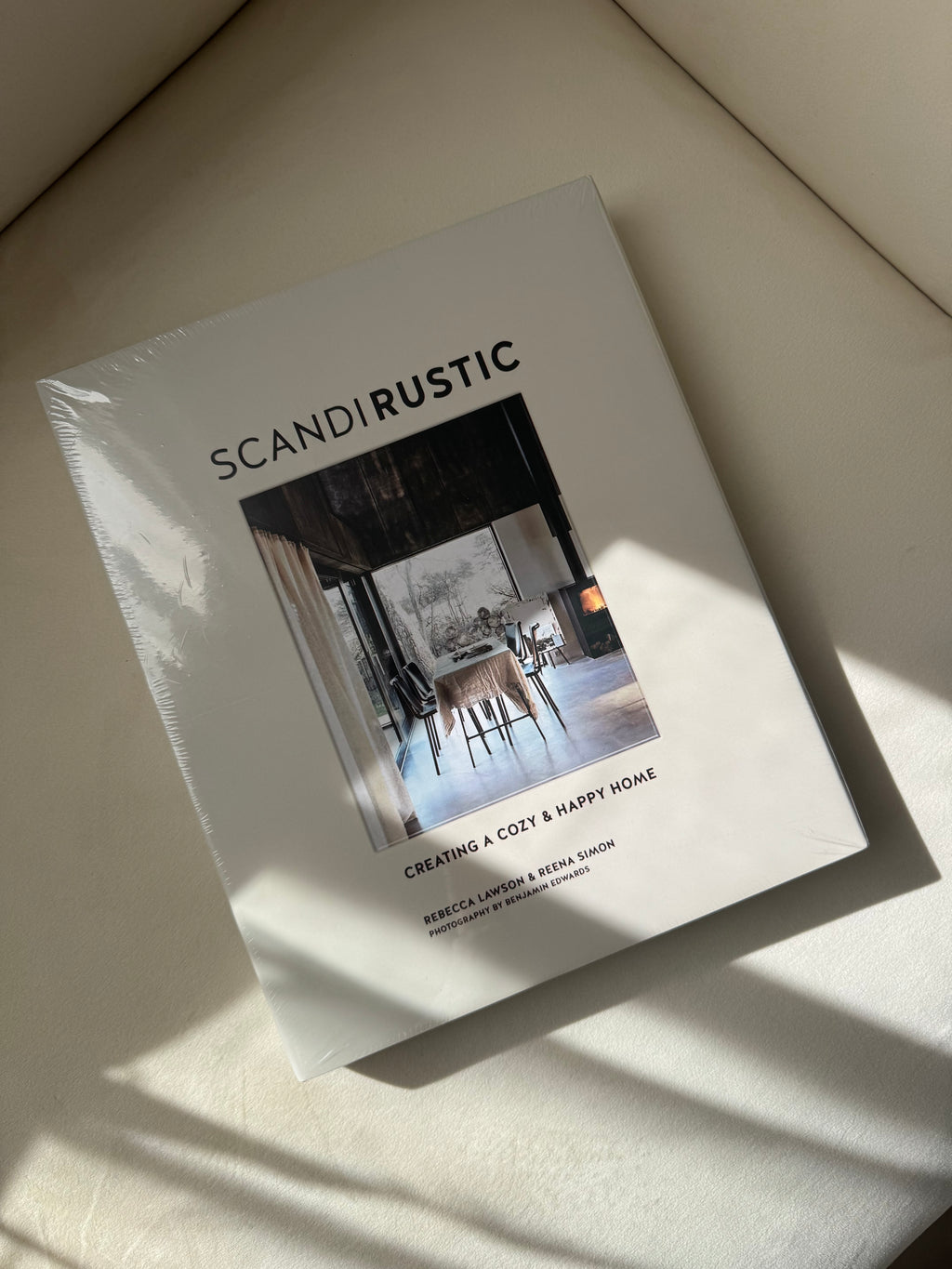 “Scandi Rustic” Creating a Cozy & Happy Home Decorative Book